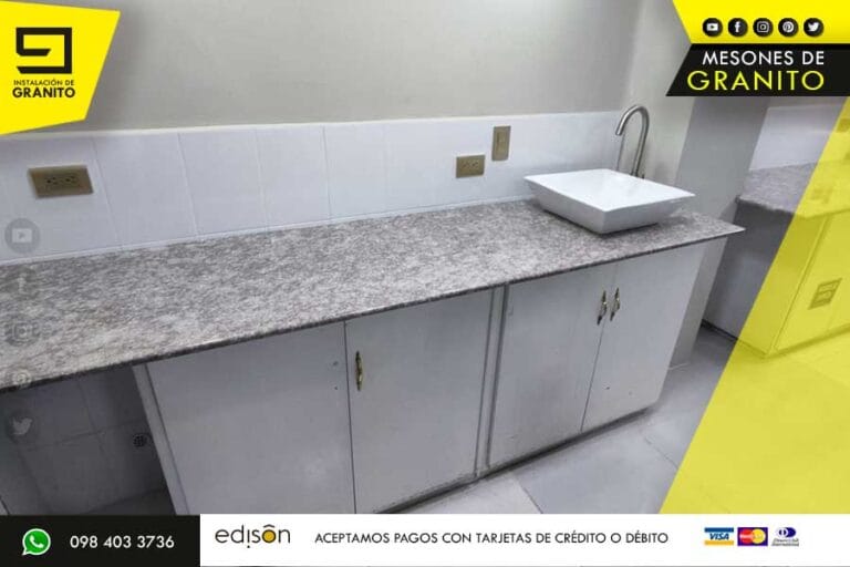 Mueble de baño blanco con granito blanco cristal en Quito desde $119 | Remodelaciones Edison