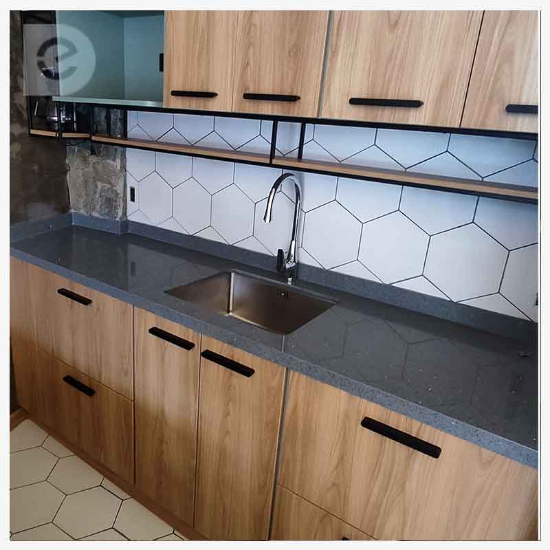 CUARZO-cocina-gris-estelarl-stone-2025