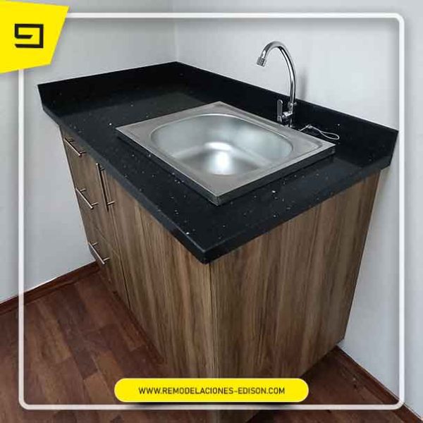 04-Cuarzo-Negro-Estelar-Cocina-Quito-remodelaciones-edison