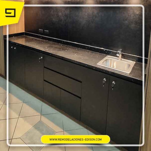 06-Cuarzo-Negro-Estelar-Cocina-Quito-remodelaciones-edison