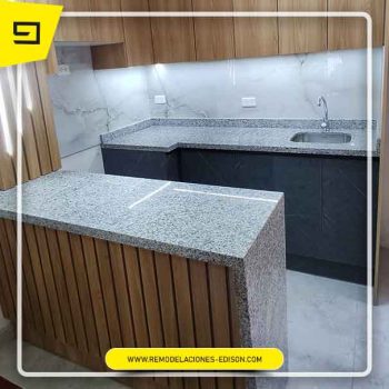 Quito-01-Cocina-mueble-blanco-cristal-remodelaciones-edison