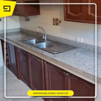 Quito-03-Cocina-mueble-blanco-cristal-remodelaciones-edison