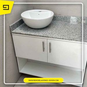 Quito-14-baño-tipo-guitarra-blanco-cristal-remodelaciones-edison