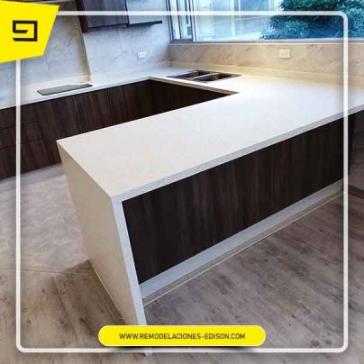 08-Cuarzo-Blanco-Estelar-Cocina-Quito-remodelaciones-edison